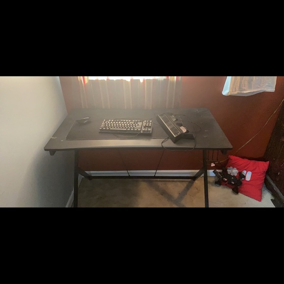 Esports 55in gaming table/desk no scuffs or Scratches - Picture 2 of 2